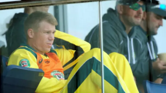 डेविड पर ट्विटर पर अभद्र टिप्पणियां करने के भी आरोप लगे थे.