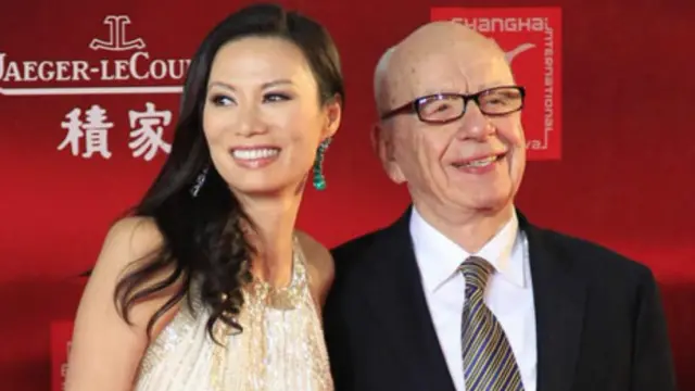 Tỷ phú Rupert Murdoch và vợ ở Liên hoan phim Thượng Hải năm 2011