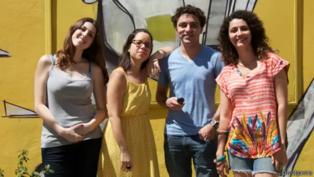 Mariana Campanatti, Mariana Ribeiro, Tiago Pereira e Fernanda Cabral deixaram seus empregos para criar o 'Imagina na Copa'