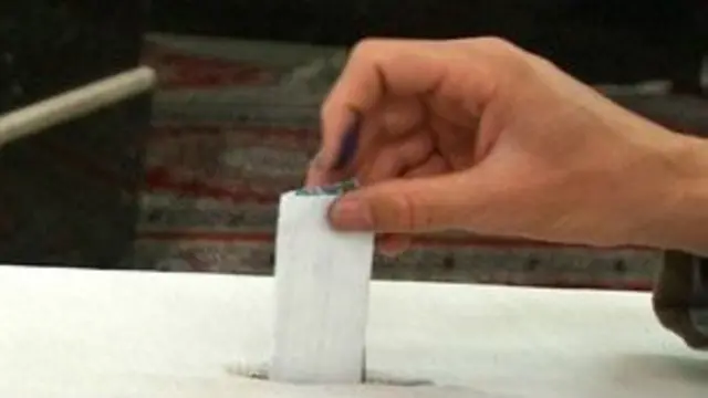 ईरान में शुक्रवार को नए राष्ट्रपति के चुनाव के लिए वोट डाले जा रहे हैं.