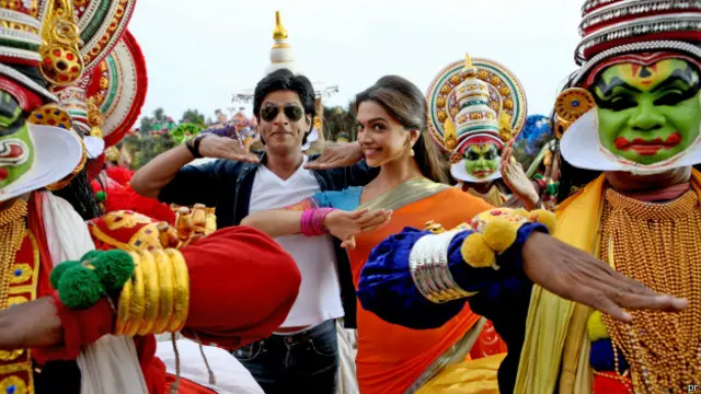 चेन्नई एक्सप्रेस एक साधारण फ़िल्म बनके रह गई है. रेटिंग: **