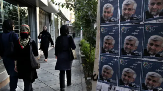 伊朗街头的竞选海报