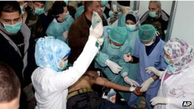 Помошь раненому в Сирии