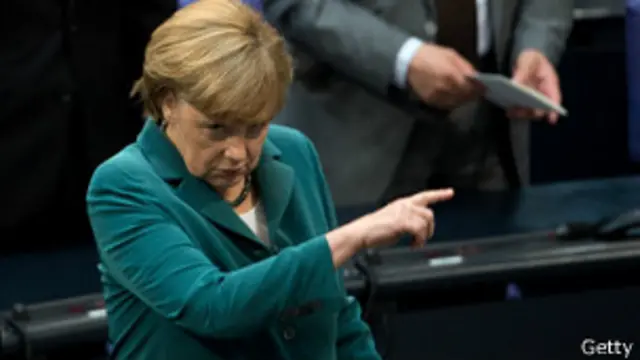 خانم مرکل برای اولین بار در تاریخ آلمان بعنوان یک زن آن هم از آلمان شرقی سابق صاحب مقام صدر اعظمی شد