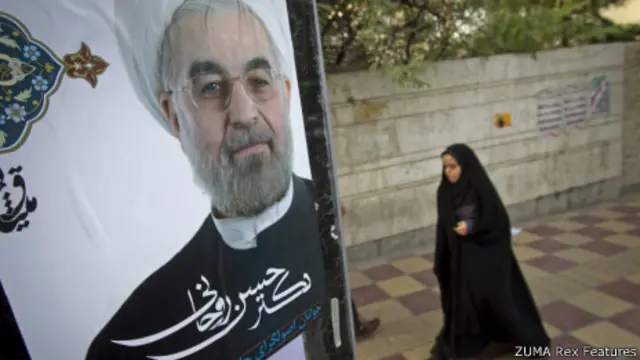 Biểu ngữ cổ động cho ông Hassan Rouhani