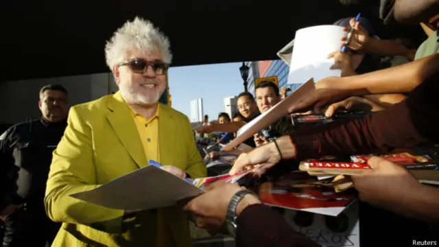 پدرو آلمادوار در مراسم اکران فیلم "هیجان زده ام" در افتتاحیه جشنواره فیلم لس آنجلس