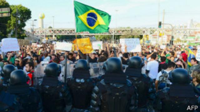 Protestos no Maracanã / AFP
