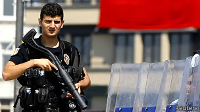 اعتبر غولر أن المظاهرات "غير مشروعة"