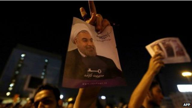 manifestação em apoio a Rouhani (foto: AFP)