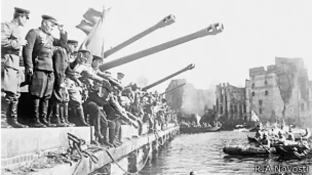 Кадр из фильма "Встреча на Эльбе"