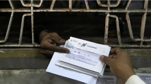 हालांकि इस सेवा में भी तकनीकी बदलाव किए गए. ऑपरेटर भेजे जाने वाले संदेश को कंप्यूटर में फीड कर के आगे भेजता है और उन संदेशों को स्थानीय डाकघर और डाकिए के माध्यम से मंजिल तक पहुँचाया जाता है.