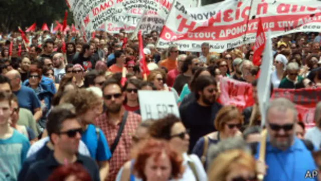 希腊总理下令关闭公共电视台引发大规模抗议示威