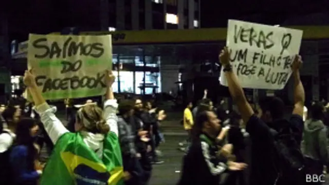 Manifestantes na avenida Brigadeiro Faria Lima