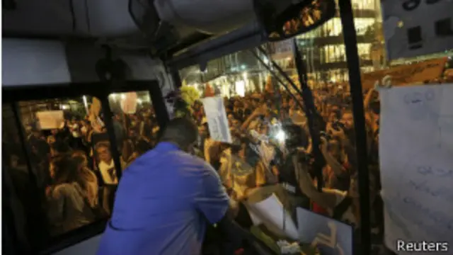 Manifestantes en Brasil