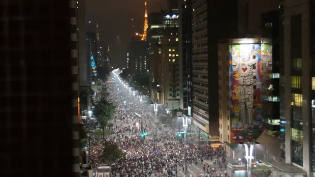 Imagem da Avanida Paulista, por Nelson Perandrea