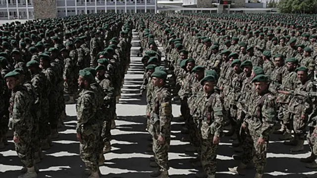 افغانستان سیصدو پنجاه هزار نیروی نظامی دارد