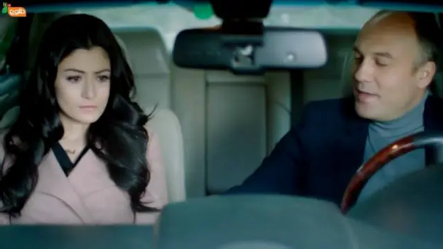 بخش زیادی از محتوای تلویزیون های افغانستان را برنامه‌های تولید شده خارجی تشکیل می‌دهد