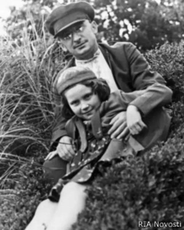 Лаврентий Берия и Светлана Аллилуева (17 сентября 1931 г.)