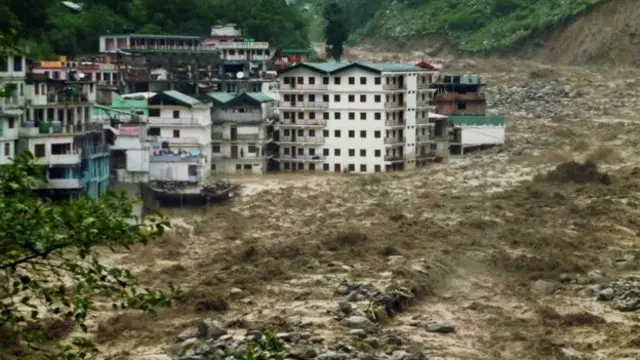 उत्तराखंड में आई बाढ़ और भूस्खलन ने पिछले कई सालों का रिकार्ड तोड़ दिया है.