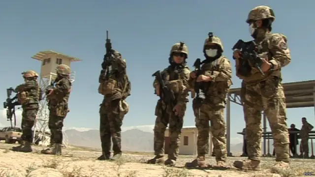 زنان کماندوی افغان چهره‌های شان را پنها می‌کنند و نامشان را فاش نمی‌سازند