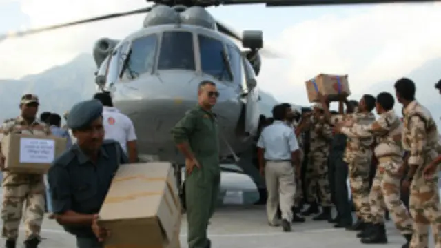 सेना भी राहत और बचाव कार्य में हिस्सा ले रही है.