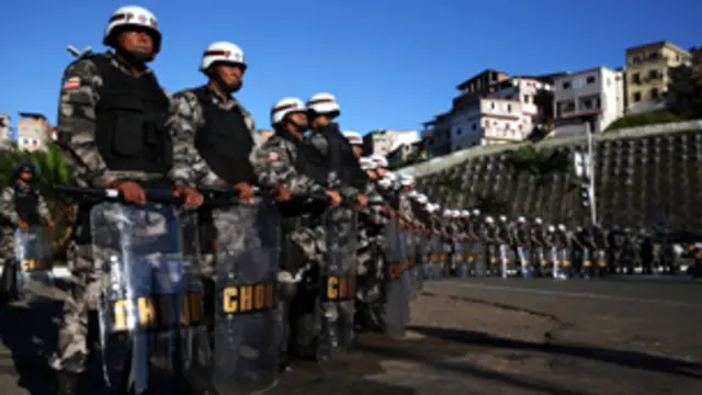 فرضت الحكومة اجراءات أمن مشددة