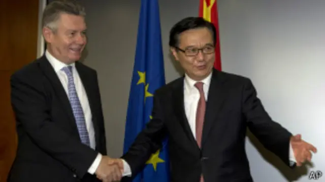 歐盟貿易專員德古赫特和中國商務部長高虎城（21/06/2013）