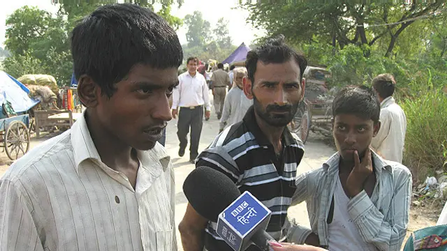 आप -बीती बताता लड़का 