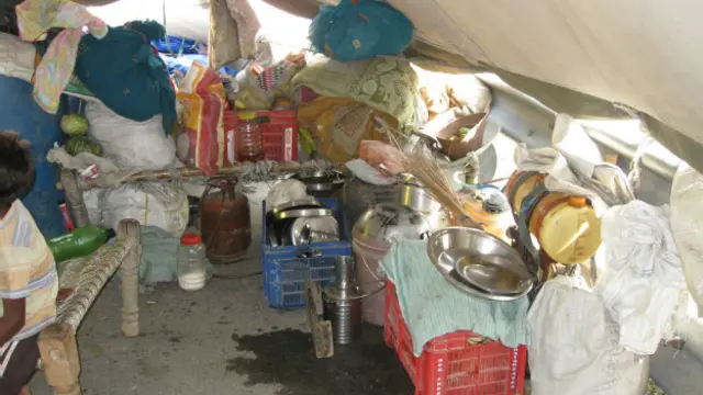 गठरी में बाँधा सामान 