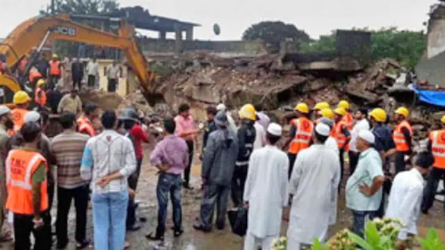 Building collapsed in Mumbai