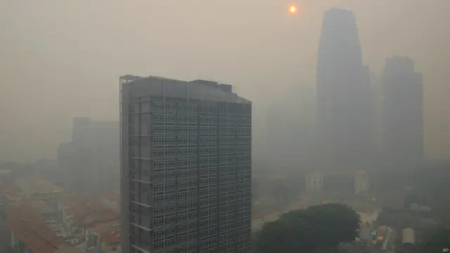 ووصل مؤشر تلوث الهواء في سنغافورة إلى 401 درجة وهو أعلى مستوى له في تاريخ البلاد.