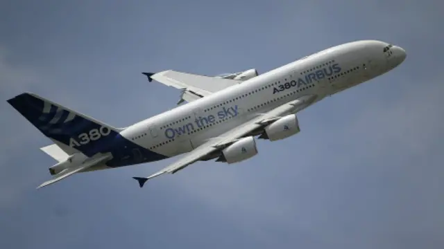 Airbus mengatakan mereka telah menerima pesanan dan komitmen untuk 146 unit pesawat dengan harga total sebanyak US$24,58 miliar (Rp 327,3 triliun).