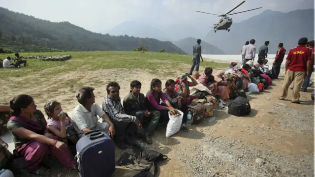 राज्य सरकार के अनुसार शुक्रवार तक 73000 लोगों को प्रभावित इलाकों से हवाई और सड़क मार्ग के जरिए सुरक्षित स्थानों पर भेज दिया गया है.
