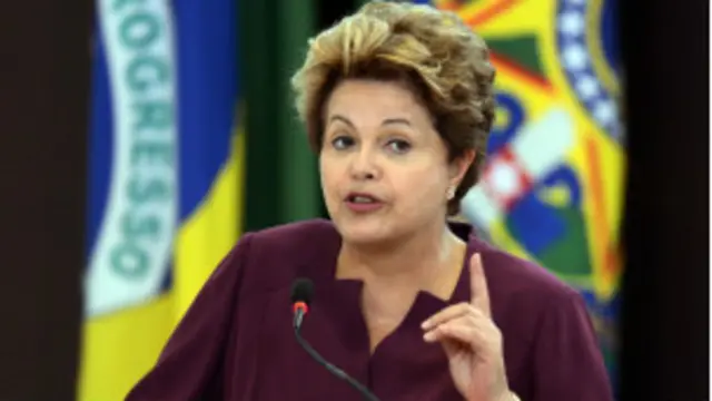 بہت سے مظاہرین اس بات پر نالاں ہیں کہ ملک میں انتہائی غربت کے باوجود کثیر رقم سے سٹیڈیم تعمیر کیے جا رہے ہیں 