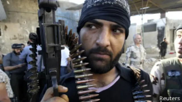 يرى النشطاء أن اي هجمات جوية محدودة لن يكون لها سوى قيمة رمزية