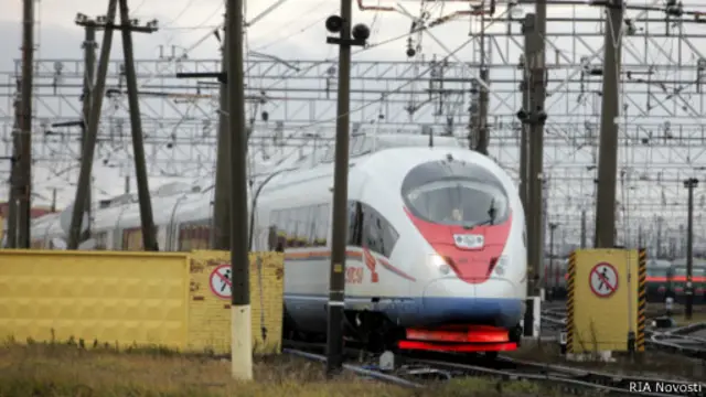 Высокоскоростной "Сапсан" вынужден следовать по обычным путям