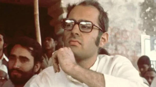 संजय सिंह संजय गांधी और बाद में राजीव गांधी के अभिन्न मित्र रहे हैं.