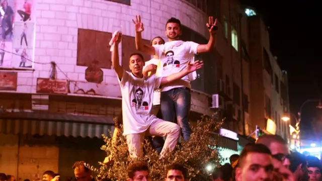 غزہ میں عساف کی جیت کے بعد آتشبازی کی گئی۔