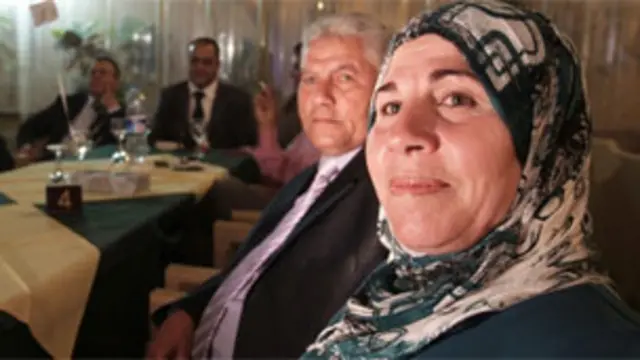  آصاف کے والدین فلسطینی ہیں اور وہ خود لیبیا میں پیدا ہوئے