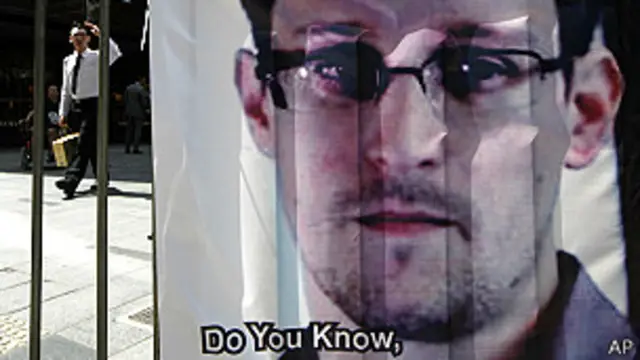 ایڈورڈ سنوڈن پر لگائے گئے الزامات میں جاسوسی اور حکومت املاک کی چوری شامل ہے