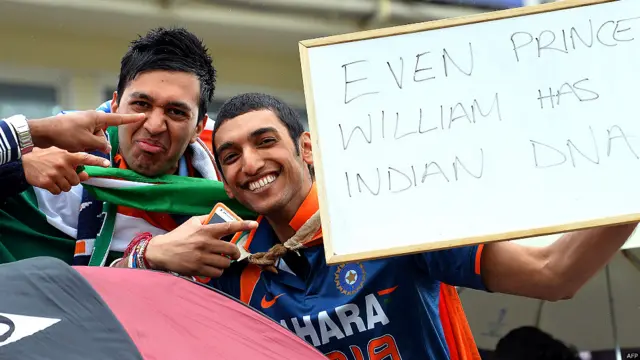 चैंपियंस ट्रॉफ़ी को मिनी वर्ल्ड कप भी कहा जाता है और इसमें भारतीय टीम की दावेदारी हमेशा से मज़बूत रही है. भारतीय प्रशंसक ये जताना नहीं भूले कि प्रिंस विलियम के पूर्वजों का भी भारत से रिश्ता रहा है. (फ़ोटो: एएफ़पी)