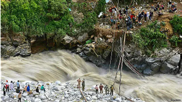 प्राकृतिक आपदाओं के चलते बड़े बाँधों के टूटने और उससे जानमाल को भारी हानि की आशंका हमेशा बनी रहती है.