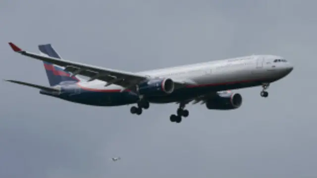 د ايرفلوټ هوايي شرکت الوتکه مسکو کې پر ځايي وخت ۱۷:۱۰ بجو راښکته شوه.