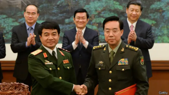 Lãnh đạo Việt - Trung chứng kiến ký kết thỏa thuận quốc phòng