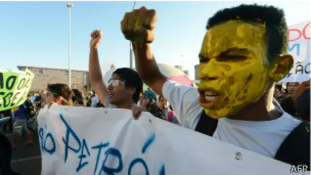 Manifestantes protestam em Brasilia, no dia 20 de junho de 2013