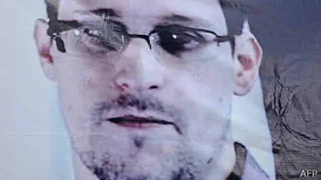 Nhiều tin tức trái ngược về Edward Snowden