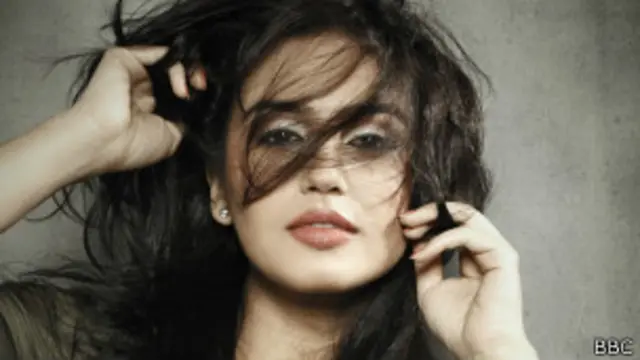 ہما قریشی نے کئی فلموں میں اپنی اداکاری اور خوبصورتی سے لوگوں کو اپنی جانب متوجہ کیا ہے