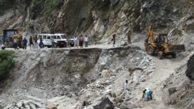 اتراکھنڈ میں اچانک مون سونی بارش سے زبردست جانی مالی نقصان ہوا ہے