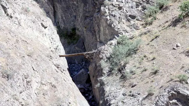 کارشناسان میگویند که بهبود زندگی ساکنان بدخشان افغانستان تا حدود زیادی وابسته به بهتر شدن راهها در این ولایت است