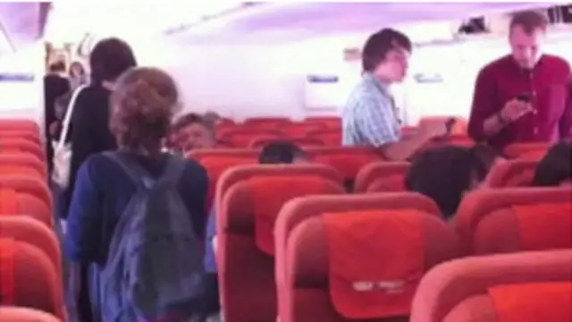 الطائرة التي كان من المفروض أن يسافر على متنها سنودن إلى هافانا